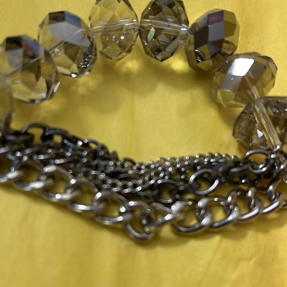 Beautiful Simply Vera Wang bracelet and earring set - Picture 5 of 5